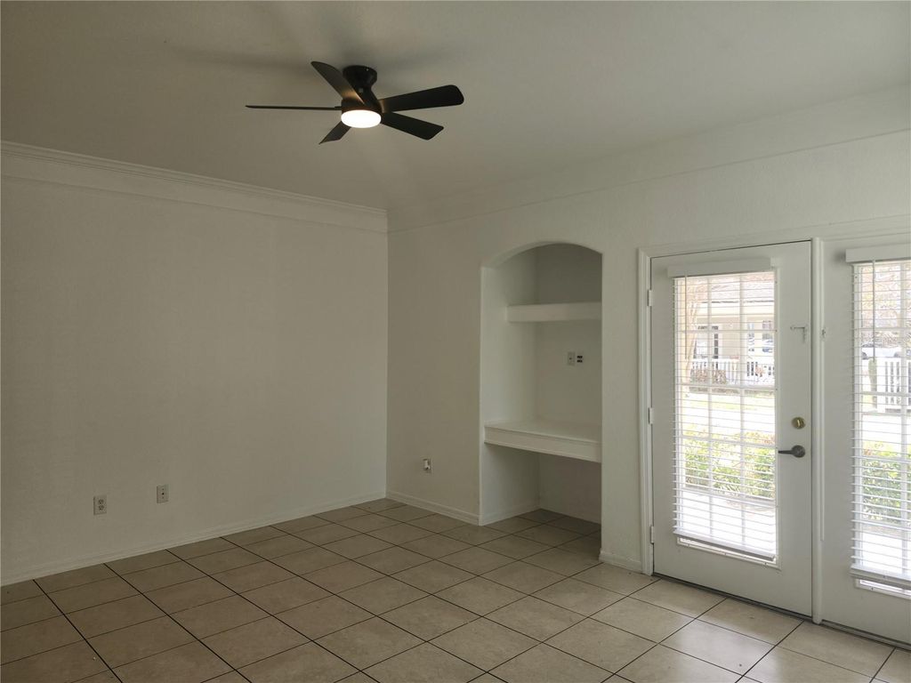 Image 4 of property listing at 3281 SOHO STREET 101, Orlando, FL 32835
