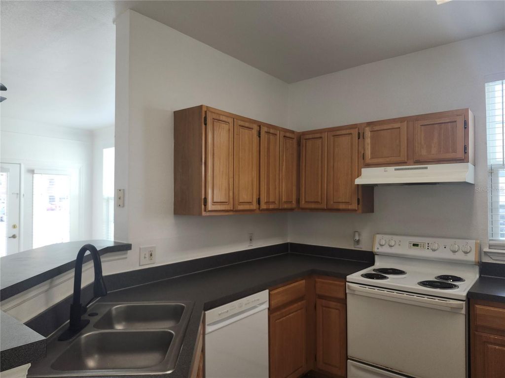 Image 5 of property listing at 3281 SOHO STREET 101, Orlando, FL 32835