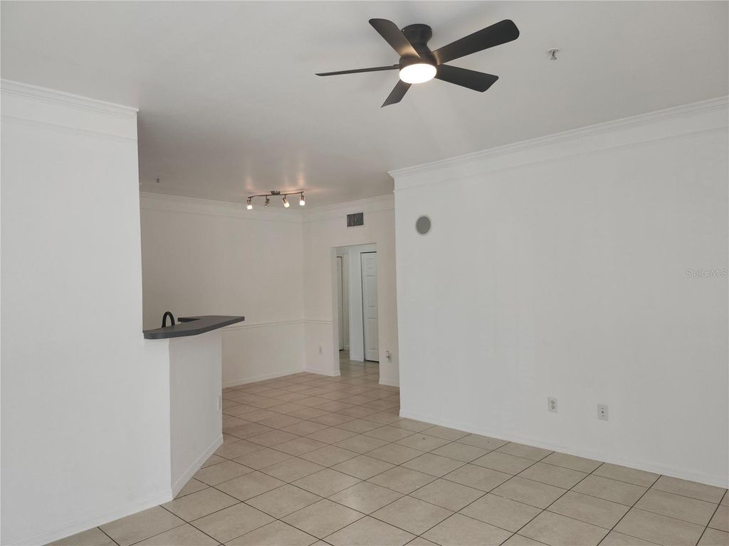 Image 7 of property listing at 3281 SOHO STREET 101, Orlando, FL 32835
