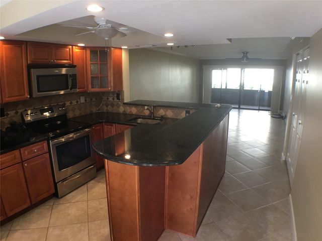 1905 SW 15th St 9, Deerfield Beach, FL 33442