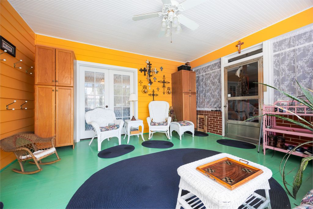 Image 18 of property listing at 825 W Warmouth Street, Salem, IL 62881
