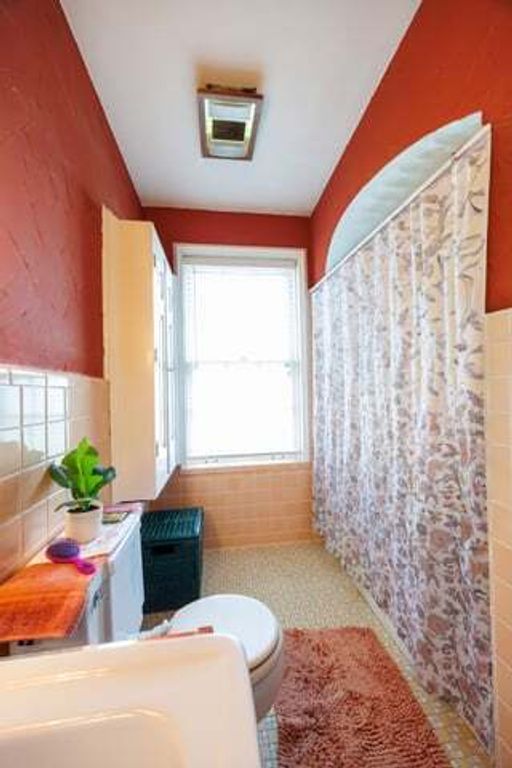Image 22 of property listing at 825 W Warmouth Street, Salem, IL 62881