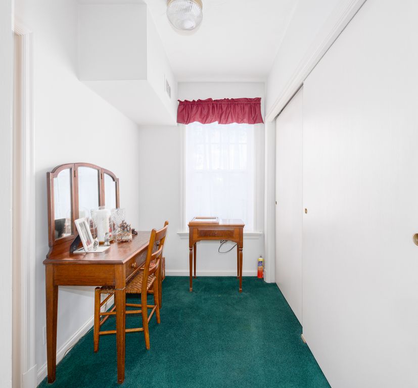 Image 23 of property listing at 825 W Warmouth Street, Salem, IL 62881