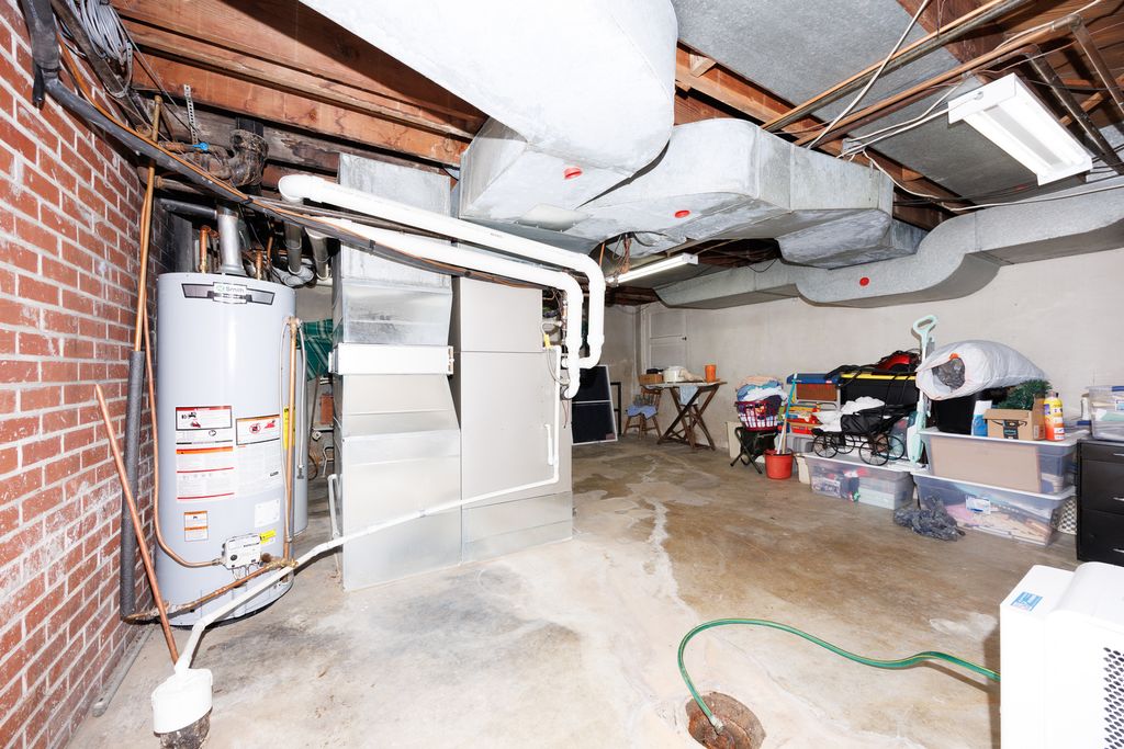 Image 49 of property listing at 825 W Warmouth Street, Salem, IL 62881