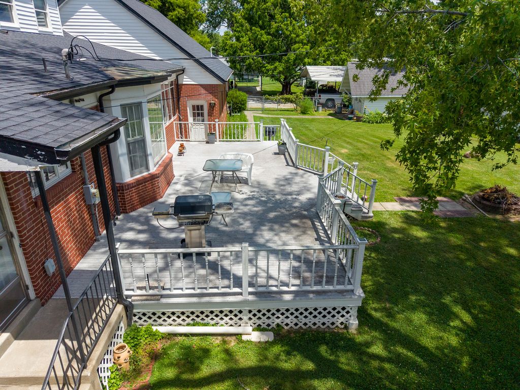 Image 57 of property listing at 825 W Warmouth Street, Salem, IL 62881