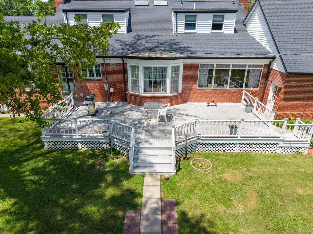 Image 58 of property listing at 825 W Warmouth Street, Salem, IL 62881