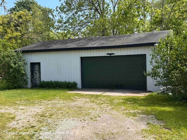 4928 Hess Road, Saginaw, MI 48601