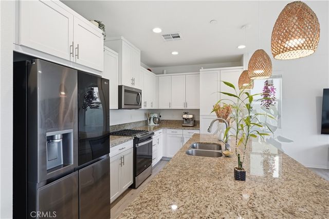 38292 Windingwalk Dr, Murrieta, CA 92563