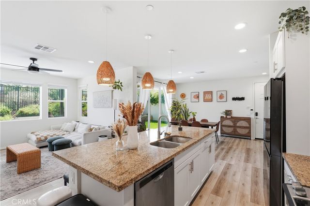 38292 Windingwalk Dr, Murrieta, CA 92563