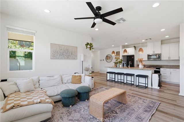 38292 Windingwalk Dr, Murrieta, CA 92563