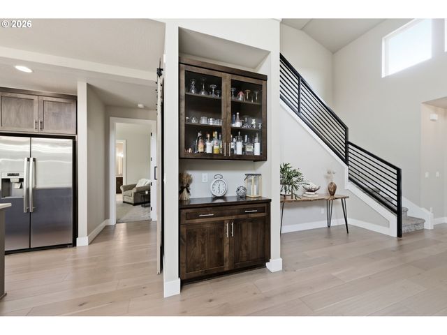 2144 LATHEN Way, Eugene, OR 97408