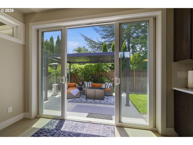 2144 LATHEN Way, Eugene, OR 97408