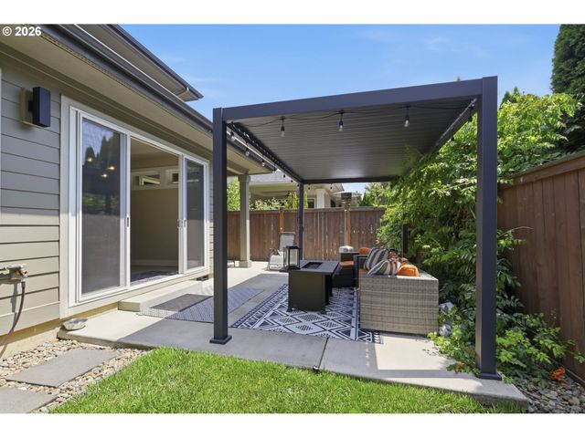 2144 LATHEN Way, Eugene, OR 97408