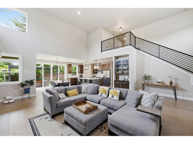 2144 LATHEN Way, Eugene, OR 97408