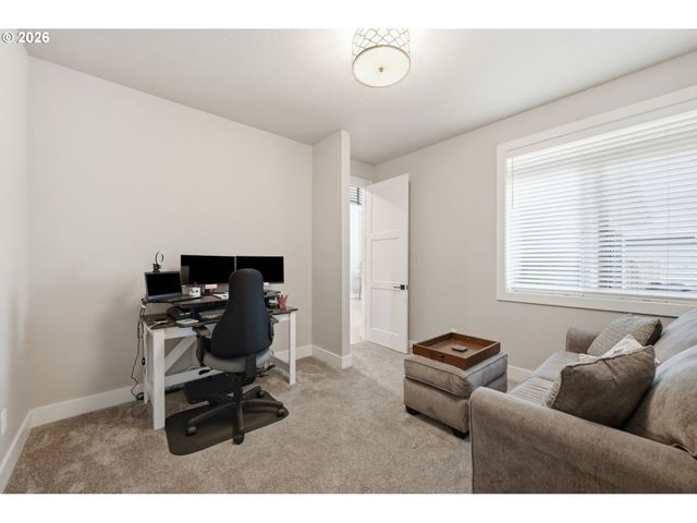 2144 LATHEN Way, Eugene, OR 97408