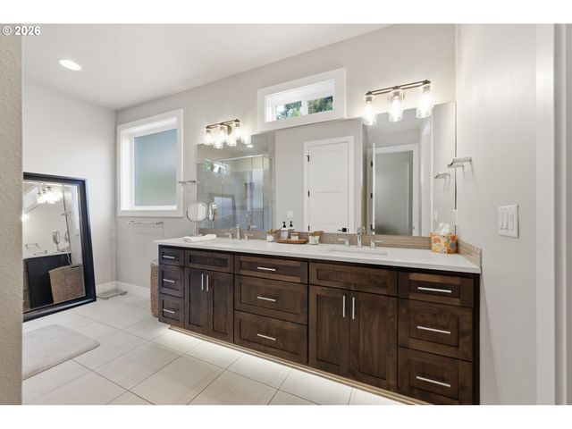 2144 LATHEN Way, Eugene, OR 97408