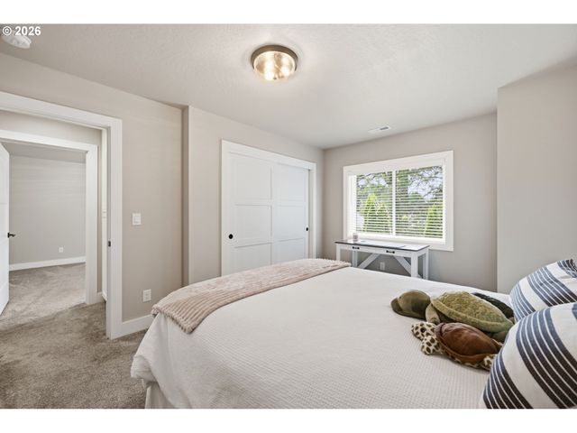 2144 LATHEN Way, Eugene, OR 97408