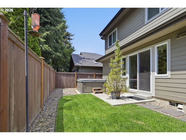2144 LATHEN Way, Eugene, OR 97408