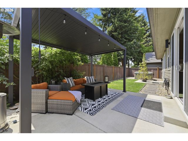 2144 LATHEN Way, Eugene, OR 97408