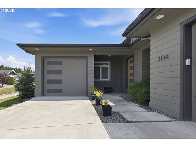 2144 LATHEN Way, Eugene, OR 97408