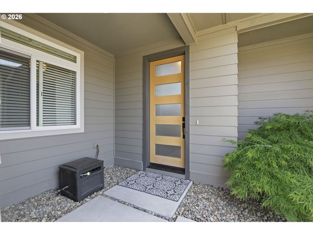 2144 LATHEN Way, Eugene, OR 97408