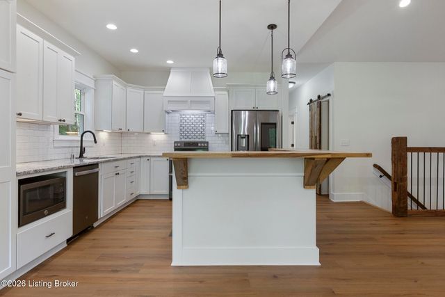 659 Crescent Ridge Dr, Taylorsville, KY 40071