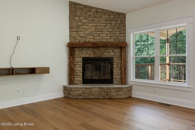 659 Crescent Ridge Dr, Taylorsville, KY 40071