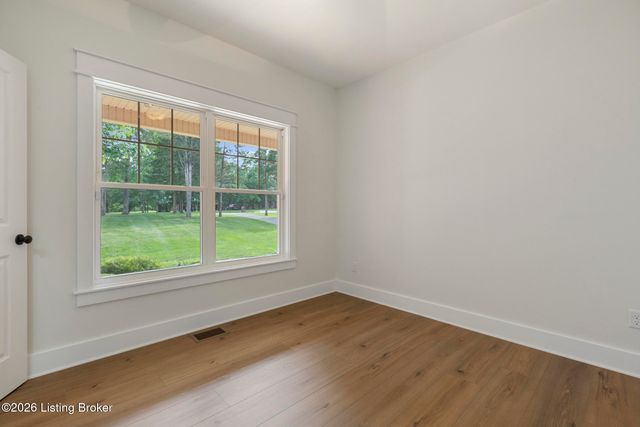659 Crescent Ridge Dr, Taylorsville, KY 40071
