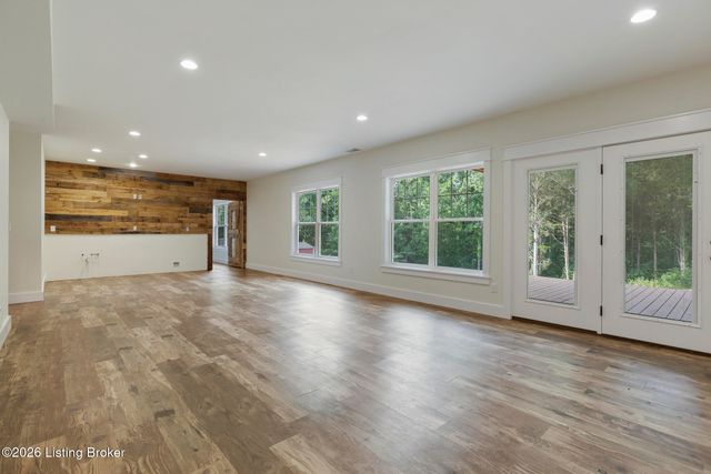 659 Crescent Ridge Dr, Taylorsville, KY 40071