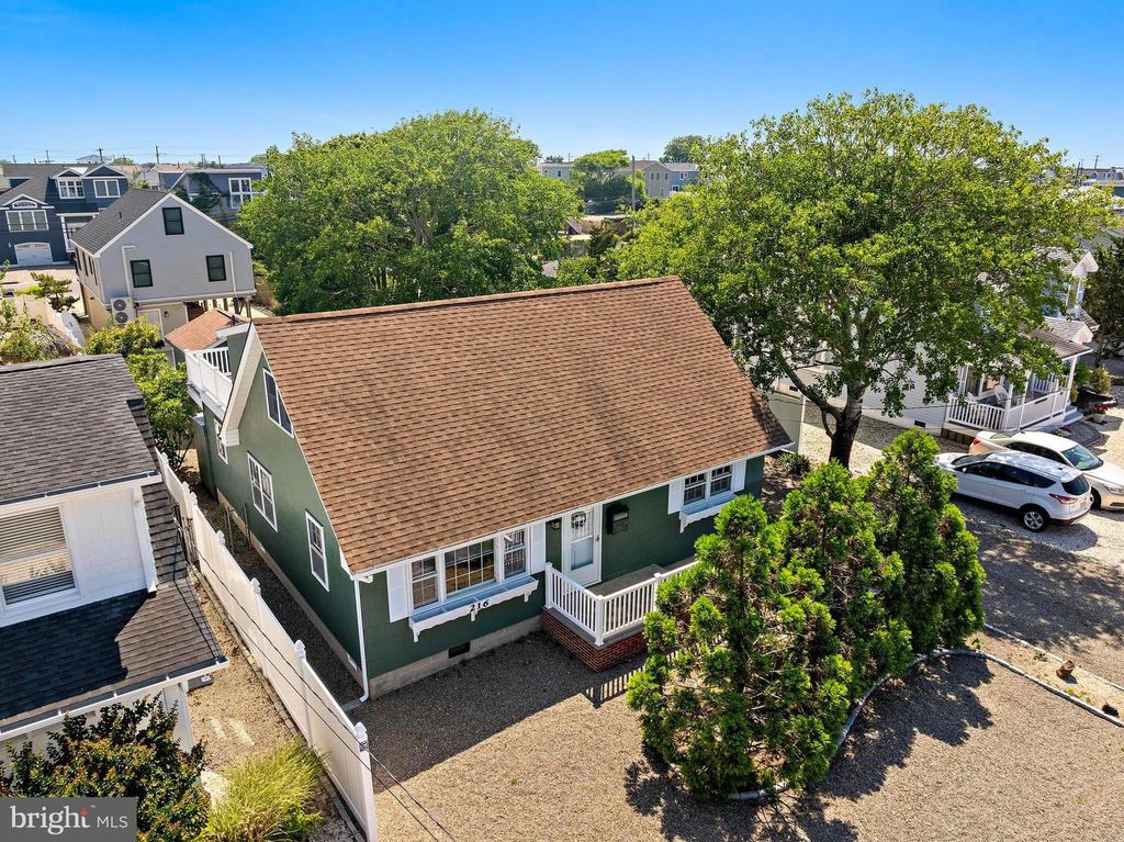 216 W 5TH ST, Ship Bottom, NJ 08008