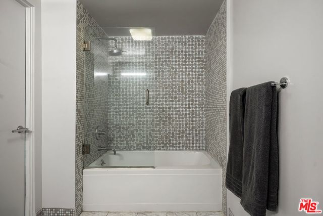 7062 Hawthorn Avenue 203, Los Angeles, CA 90028