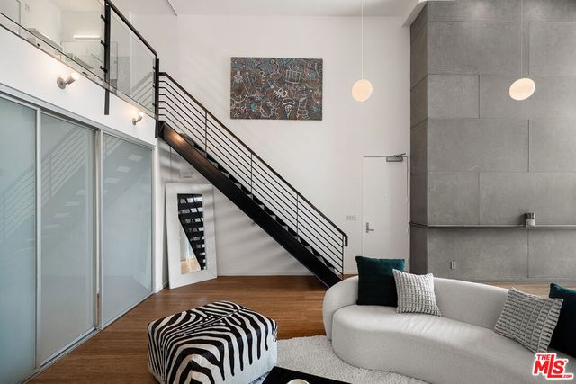 7062 Hawthorn Avenue 203, Los Angeles, CA 90028