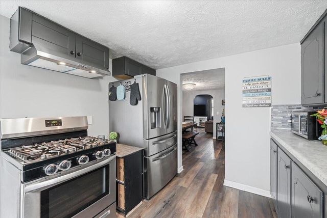 1712 AVENUE L, Council Bluffs, IA 51501
