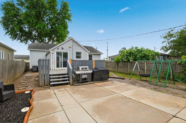 1712 AVENUE L, Council Bluffs, IA 51501