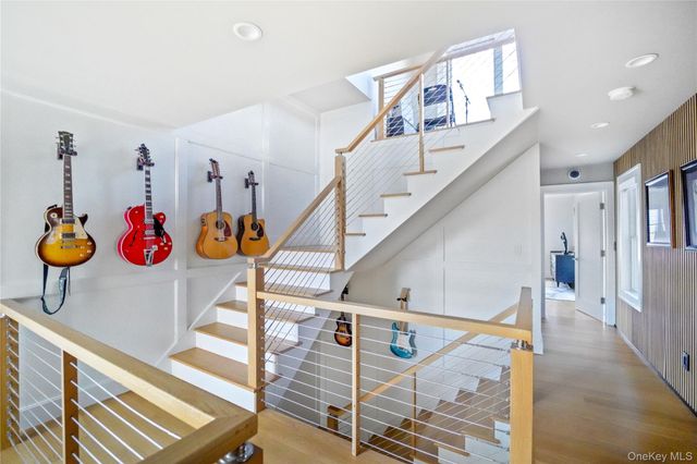 68 Foster Avenue 9, Hampton Bays, NY 11946