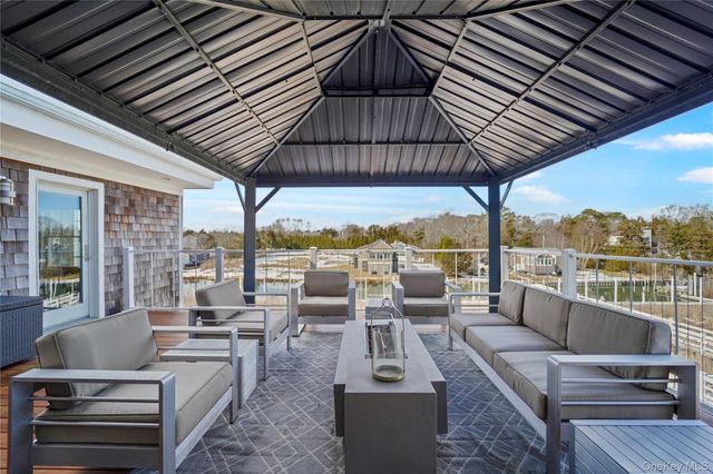 68 Foster Avenue 9, Hampton Bays, NY 11946