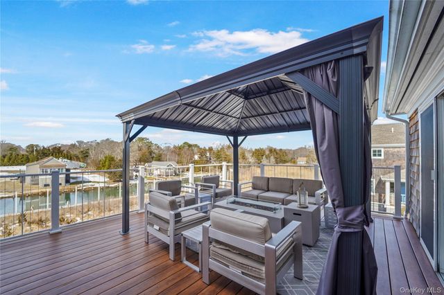 68 Foster Avenue 9, Hampton Bays, NY 11946