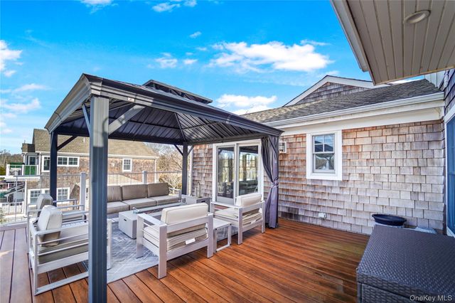 68 Foster Avenue 9, Hampton Bays, NY 11946