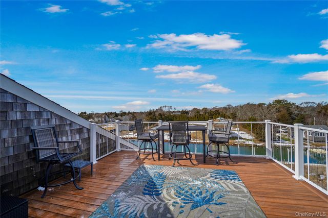 68 Foster Avenue 9, Hampton Bays, NY 11946