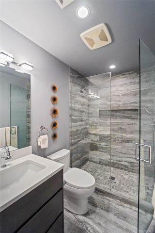 68 Foster Avenue 9, Hampton Bays, NY 11946