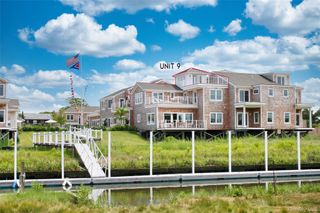 68 Foster Avenue 9, Hampton Bays, NY 11946