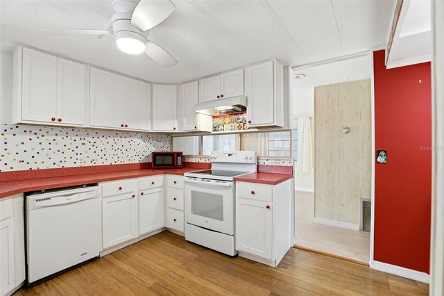 1312 APACHE CIRCLE, Tavares, FL 32778