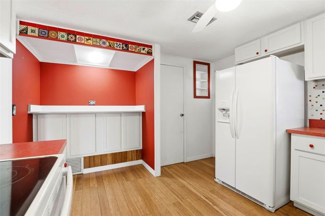 1312 APACHE CIRCLE, Tavares, FL 32778