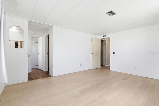 1312 APACHE CIRCLE, Tavares, FL 32778