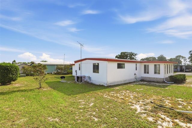 1312 APACHE CIRCLE, Tavares, FL 32778