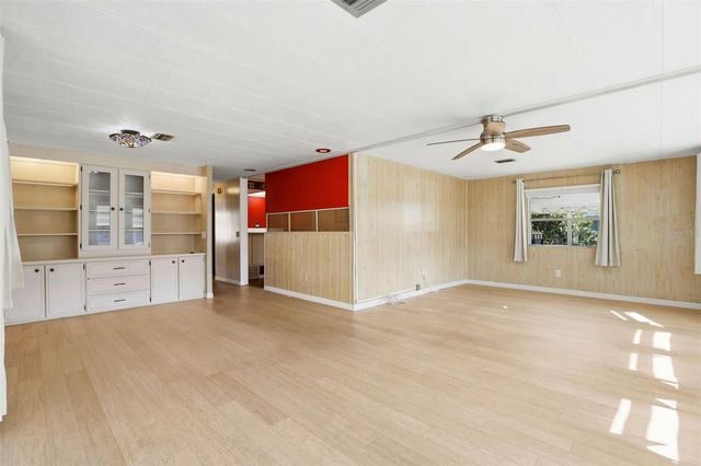 1312 APACHE CIRCLE, Tavares, FL 32778