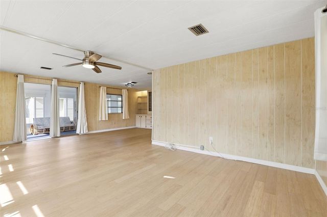 1312 APACHE CIRCLE, Tavares, FL 32778