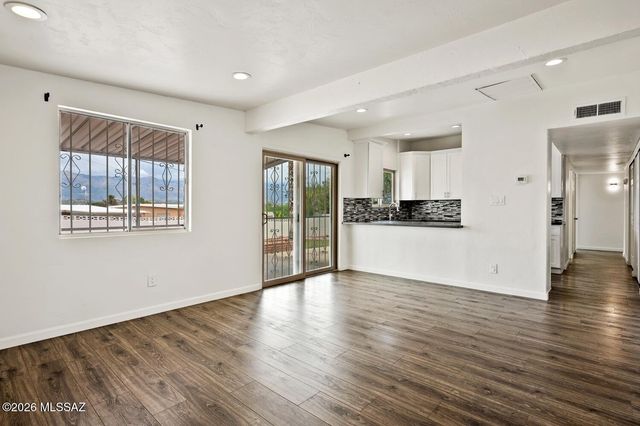 6101 E Seneca Street, Tucson, AZ 85712