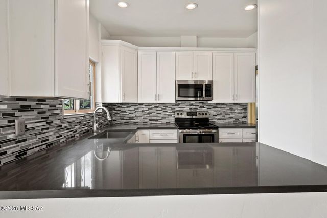 6101 E Seneca Street, Tucson, AZ 85712