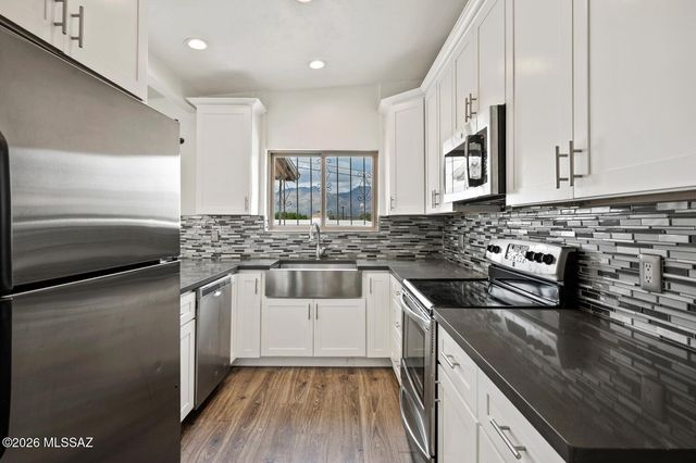 6101 E Seneca Street, Tucson, AZ 85712